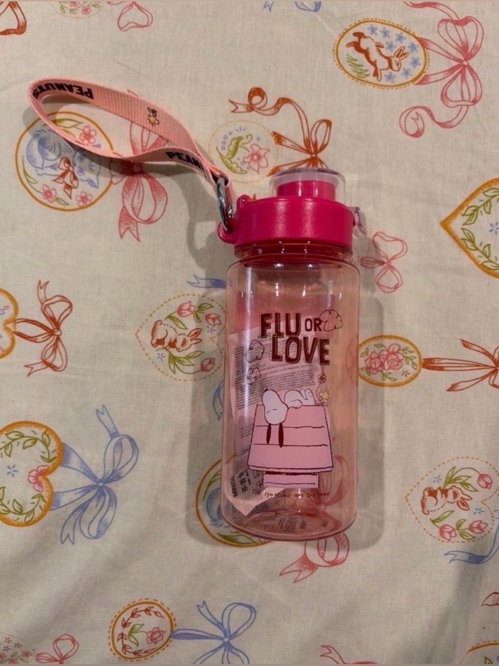 PRICE FIRM Miniso Peanuts Snoopy pink water bottle